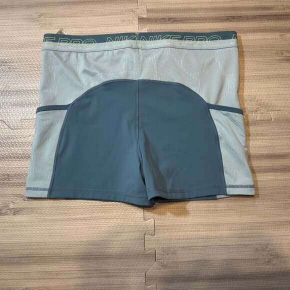 Nike Pro Women's High-Waisted 3" Training Shorts with Pockets - Picture 3 of 3